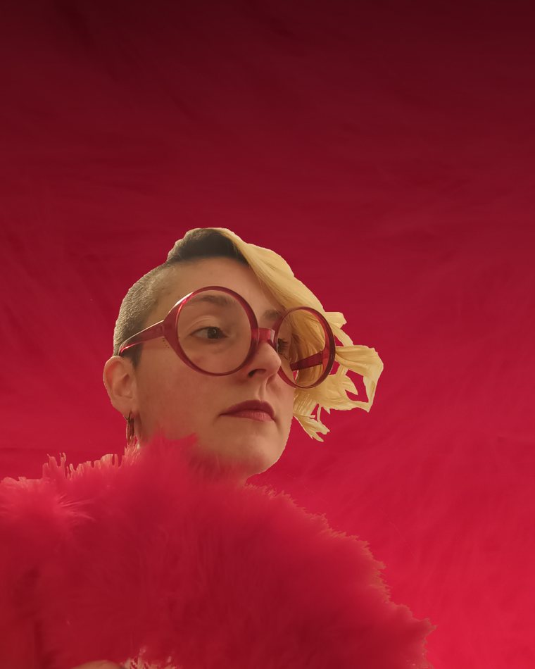 Riley Bloom (Suzy Piacentino), coach en développement personnel pour femmes